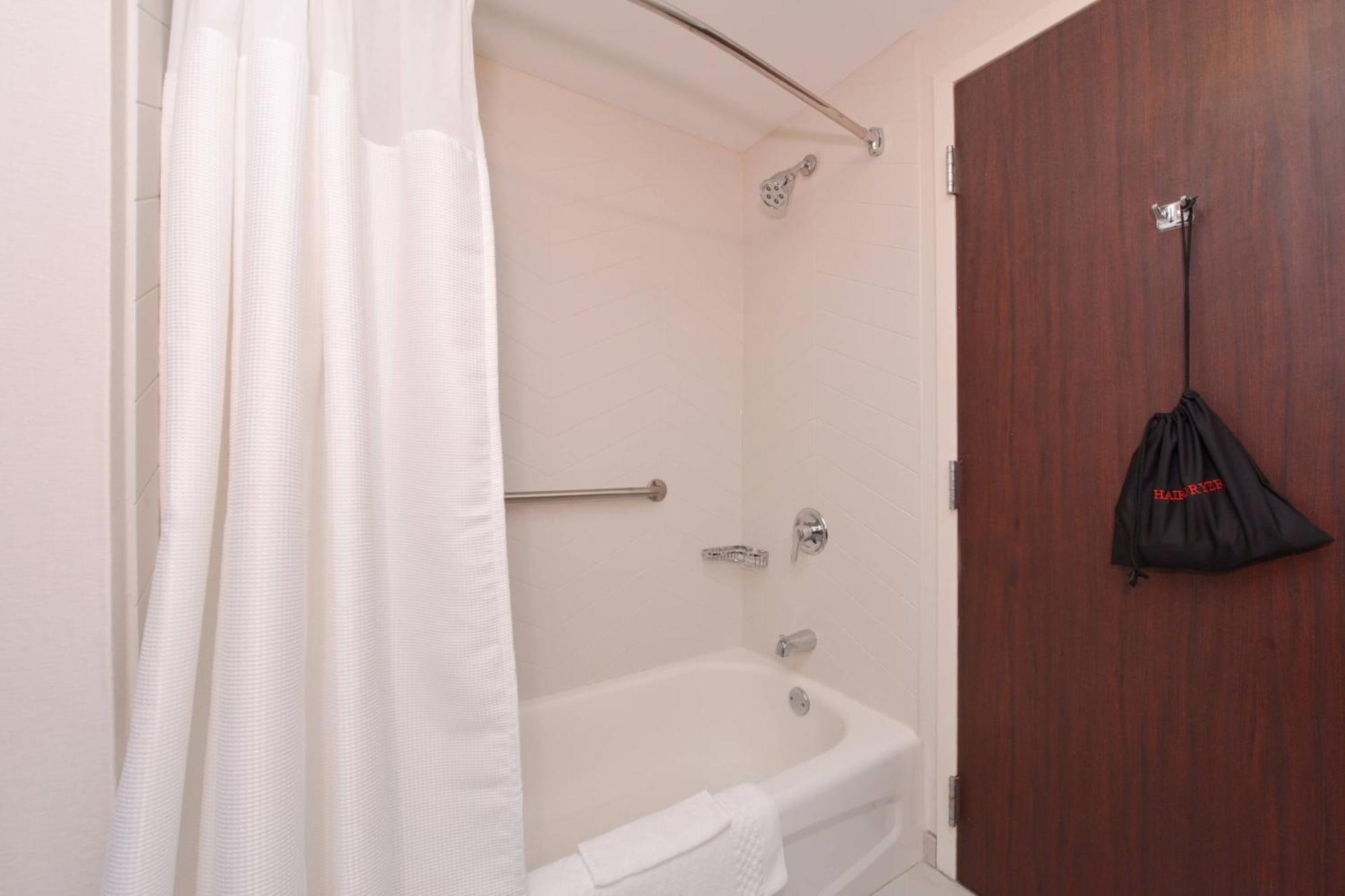 Fairfield Inn & Suites By Marriott Pittsburgh New Stanton Exteriör bild